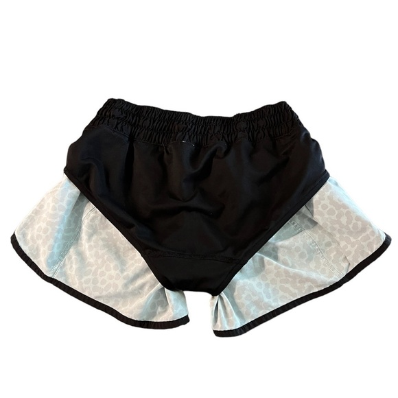 LULULEMON WOMENS ATHLETIC TRACKER III ACE SPOT SHORTS SIZE 6 - Picture 4 of 10